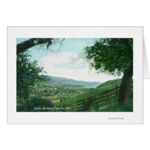 Vue aérienne de la ville depuis les collines