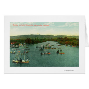 Vue aérienne des bateaux sur le lac Watsonville