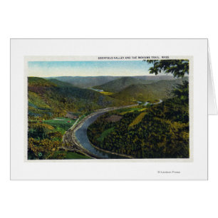 Vue aérienne du sentier et de la vallée de Deerfie