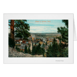 Vue de ville par les arbres