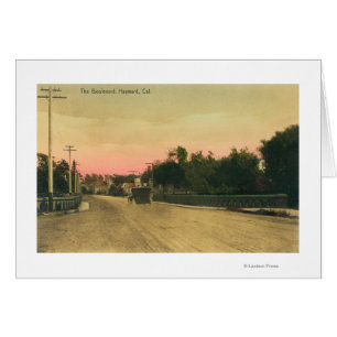 Vue d'un Modèle-T Ford sur le boulevard