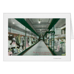 Vue intérieure de l'arcade du centre commercial