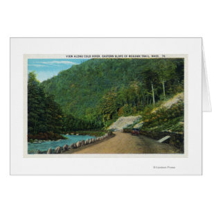 Vue le long de Cold River sur le versant est de