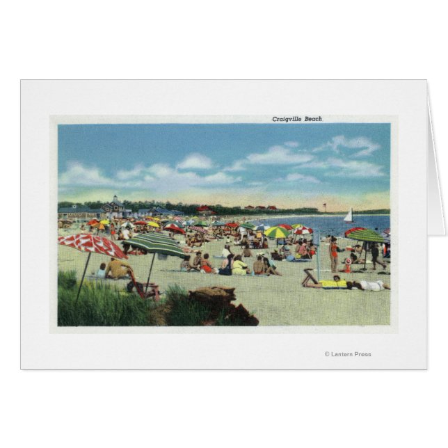 Vue sur une plage de Craigville bondée (Devant horizontal)