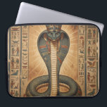 Wadjet – Ägyptische Schlangengöttin´7 Laptop Sleeve<br><div class="desc">Wadjet ist eine Kobra-Göttin aus der ägyptischen Mythologie und Schutzgöttin der Pharaonen sowie von Unterägypten. Sie steht für Schutz,  Macht und königliche Autorität.</div>