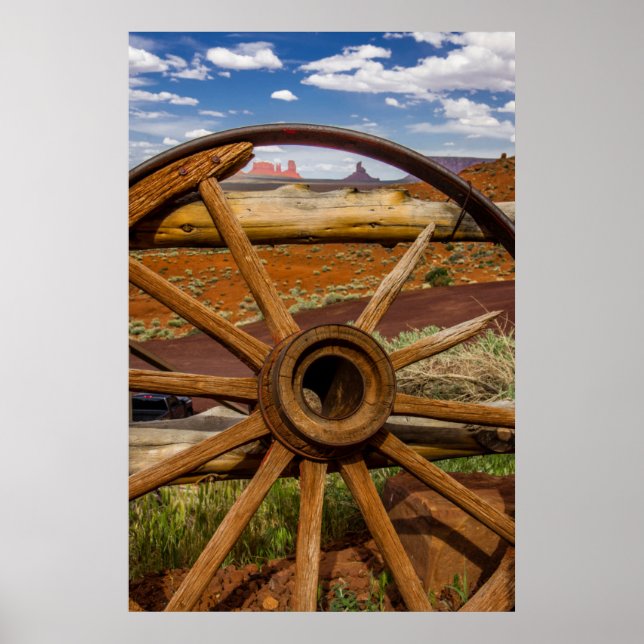 Wagon wheel close up, Arizona Poster (Front)