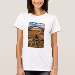 Wagon wheel close up, Arizona T-Shirt