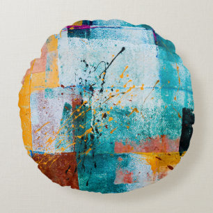 Wall graffiti on streets of west Los Angeles, CA o Round Pillow