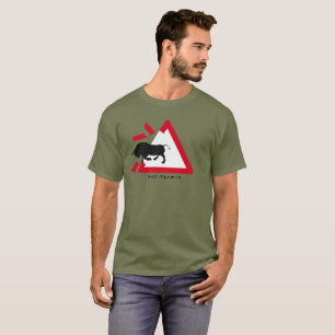 Warning sign for San Fermin bull run / encierro: T-Shirt