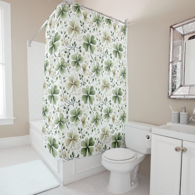 Watercolor Clover Pattern – Green & Neutral  (In Situ)