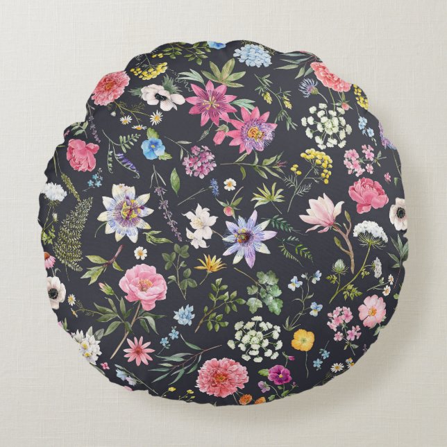 Watercolor Floral: Gentle Summer Pattern. Round Pillow (Front)