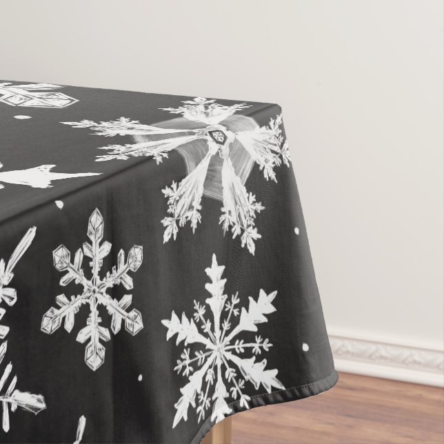 Watercolor Snowflake Pattern Tablecloth (In Situ)