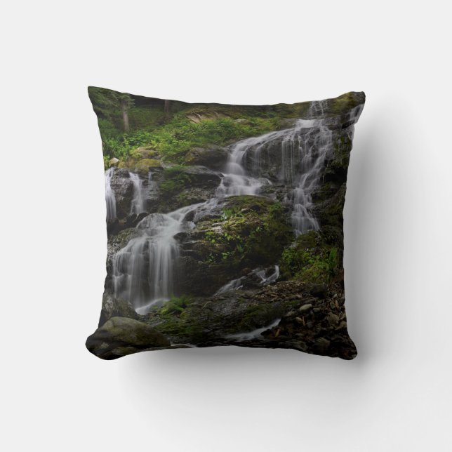 Waterfall throw pillow (Front)
