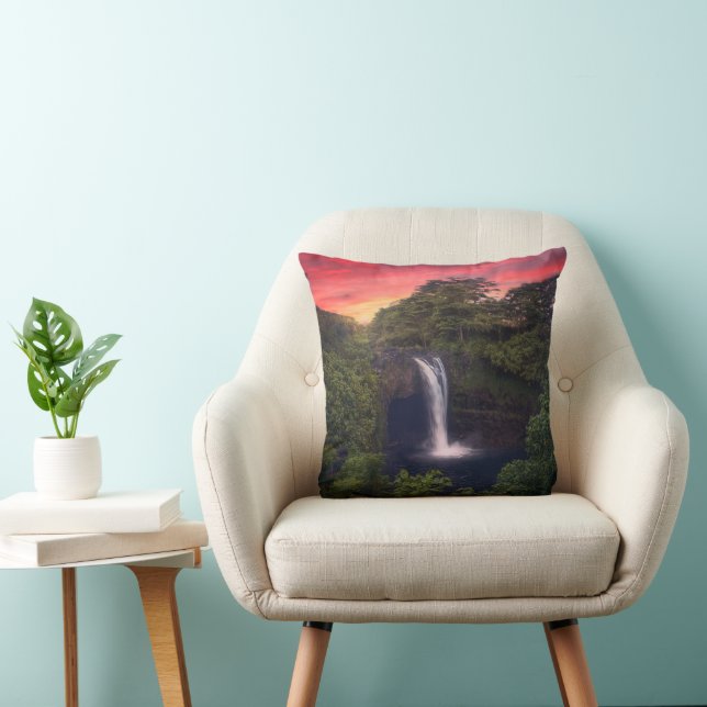 Waterfalls | Rainbow Falls, Hilo, Hawaii Throw Pillow (Chair)