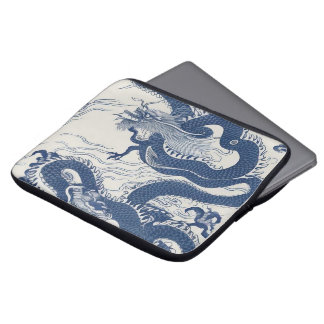 Waves of the dragon Laptop sleeve
