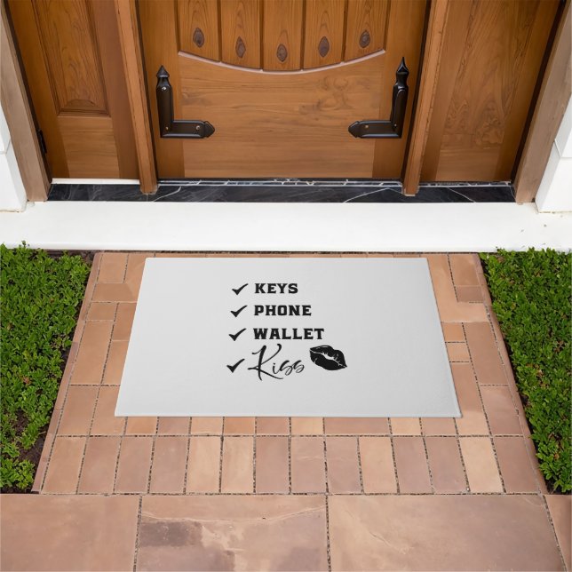 Welcome Mat Keys Phone Wallet Kiss (Outdoor)