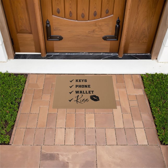 Welcome Mat Keys Phone Wallet Kiss (Outdoor)