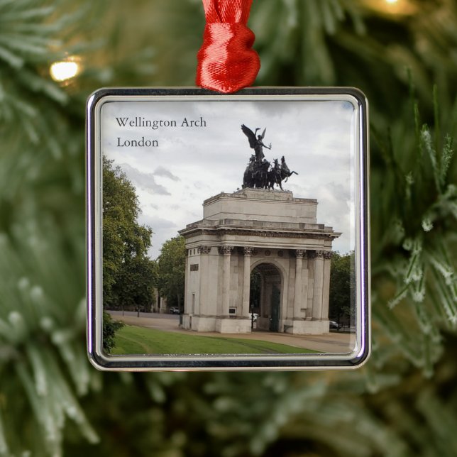 Wellington Arch London Metal Ornament (Tree)