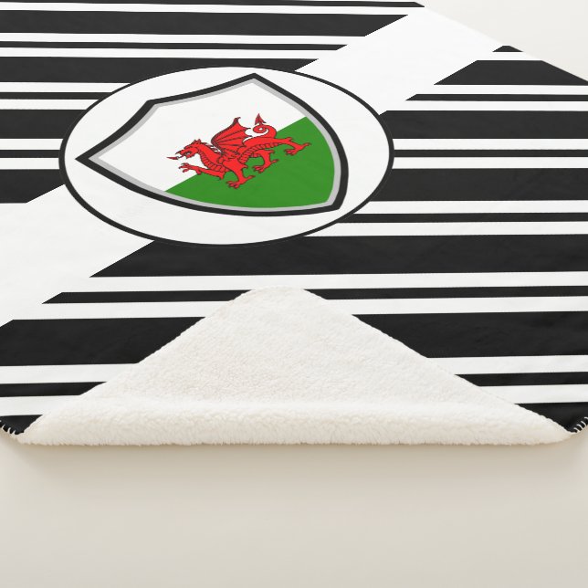 Welsh flag Sherpa Blanket (3/4)