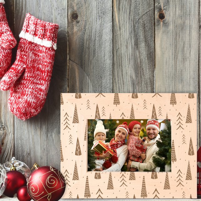 Whimsical Christmas Tree Pattern Etched Frames (The perfect frame for sharing special holiday moments.
)