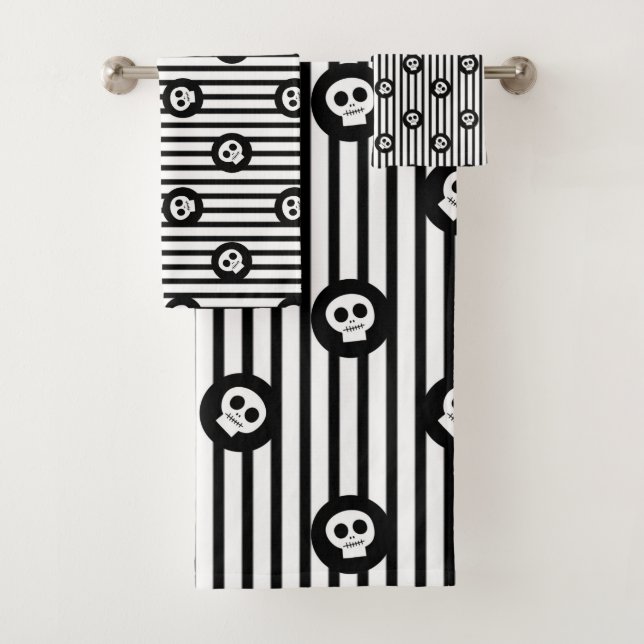 Whimsical Little Skulls Black & White Skull Bath Towel Set (Insitu)