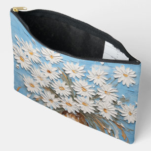 WHITE 3D LOOK DAISY FLOWERS ACCESSORY POUCH