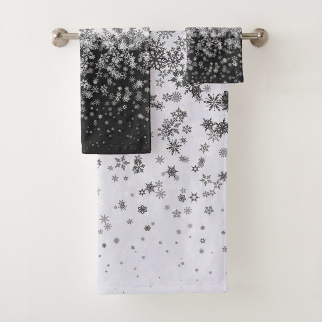 White And Black Snowflakes  Bath Towel Set (Insitu)