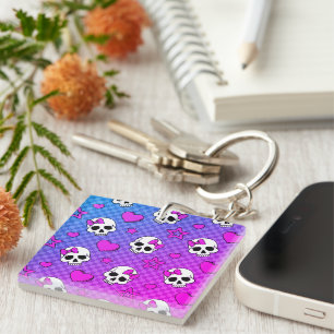 White and pink skull and hearts pattern keychain