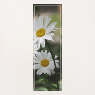 White Blooming Daisies Yoga Mat