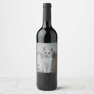 White cat   Zazzle_Growshop. Wine Label
