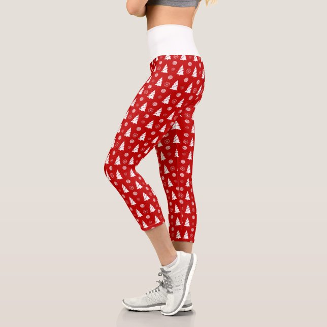 White Christmas Trees with Snowflakes Pattern Capri Leggings (Left)