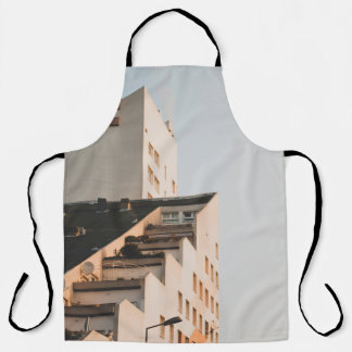 WHITE CONCRETE BUILDING APRON