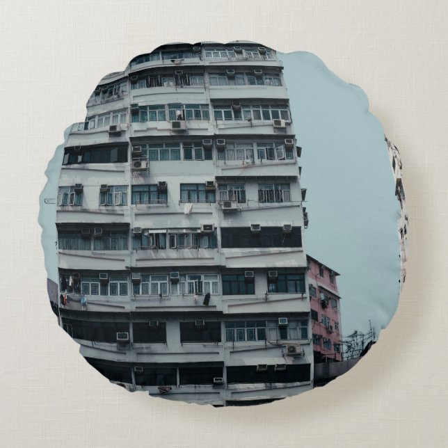 WHITE CONCRETE BUILDING ROUND PILLOW (Front)