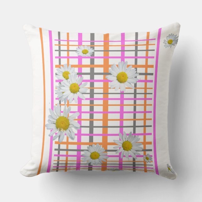 White Daisies Chequered Pattern Throw Pillow (Front)