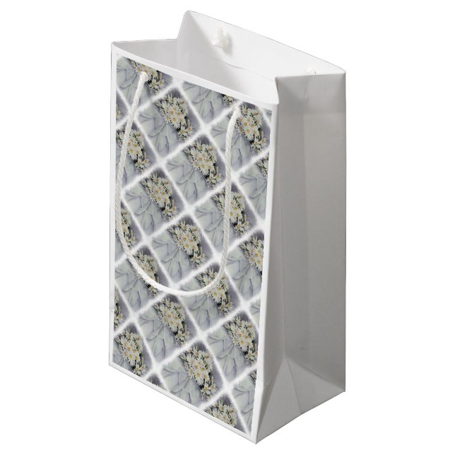 WHITE DAISY BOUQUET GIFT BAG (Front Angled)