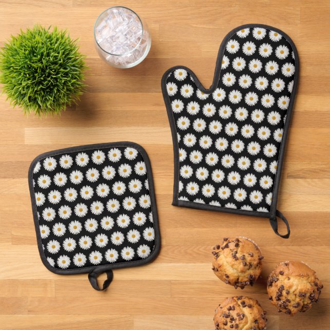 White Daisy Floral Pattern on Black Oven Mitt & Pot Holder Set (Top Down)
