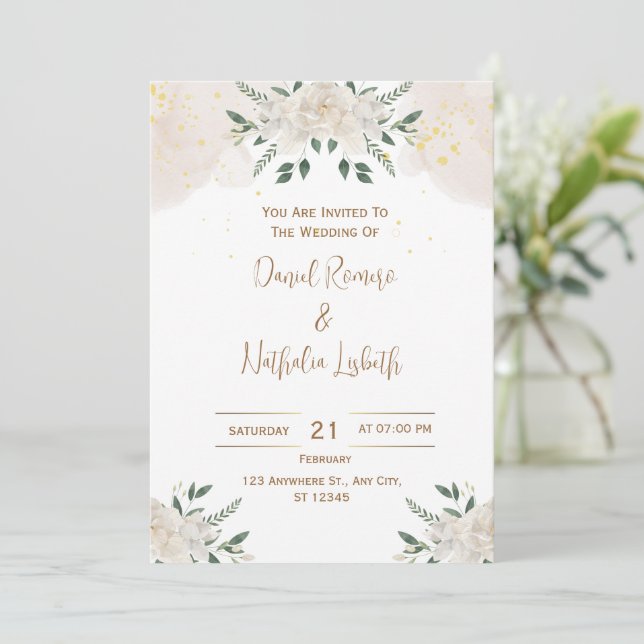 White Floral Élégant Mariage Invitation (Debout devant)