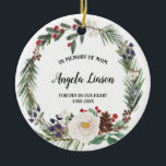 White Floral Flower In Memory of Mom Christmas Ceramic Ornament<br><div class="desc">White Floral Flower In Memory of Mom Christmas Ornament
Can be changed into any text</div>