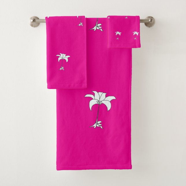 White Floral Repeat Hot Pink        Bath Towel Set (Insitu)