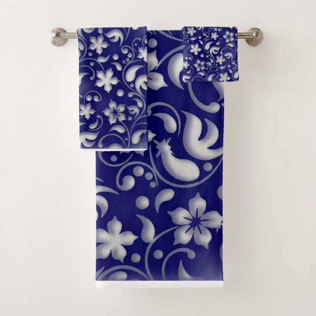White flower with blue background     bath towel set (Insitu)