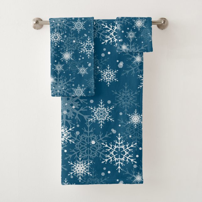 White openwork snowflakes  bath towel set (Insitu)