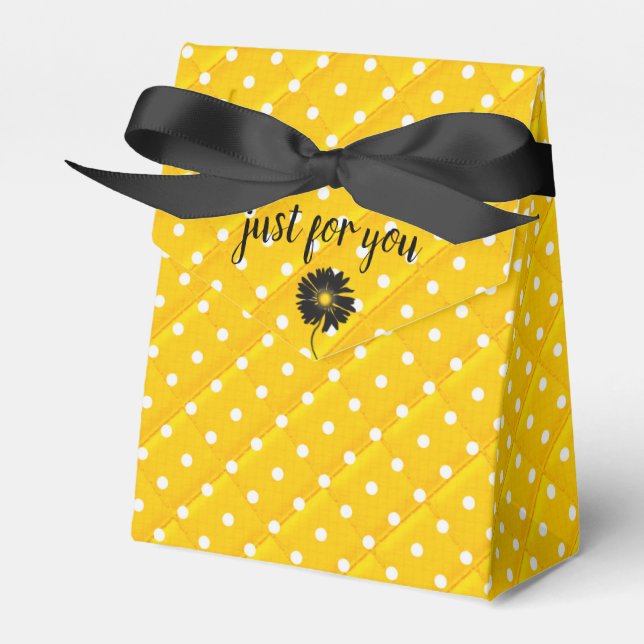 white polka dots on yellow favor box (Front Side)