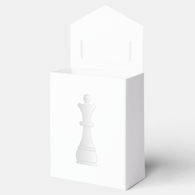 White queen chess piece favor box (Opened)