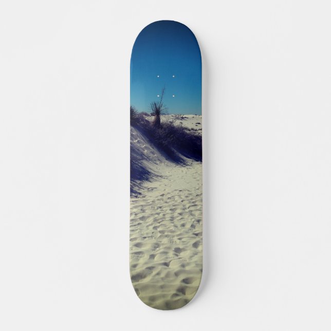 White Sands Footsteps Skateboard (Devant)