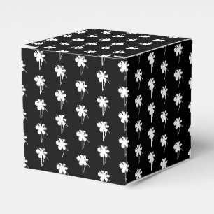 White snow star snowflakes pattern black gift favor box