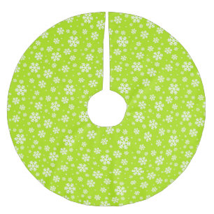 White Snowflakes on Green Winter Pattern Brushed Polyester Tree Skirt