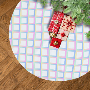 White Symmetric Chequered Gradient Pattern Frames Brushed Polyester Tree Skirt