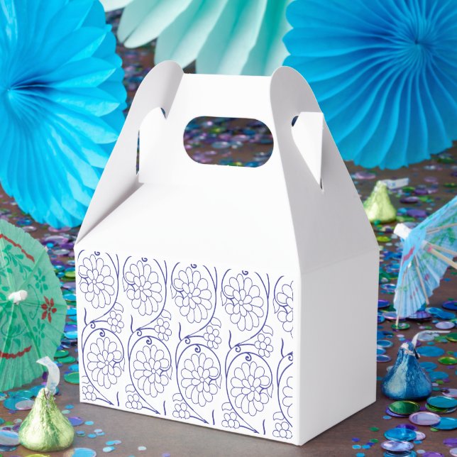 White wrapping paper with a subtle, repeating patt favor box (Party)