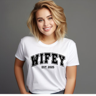Wifey Established 2025, Newlywed  T-Shirt