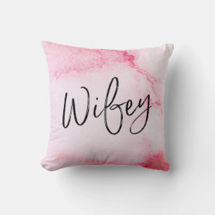 Wifey lettré à la main coussin couleur rose
